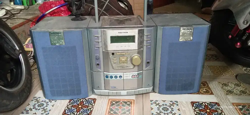 Radio tape Polytron
