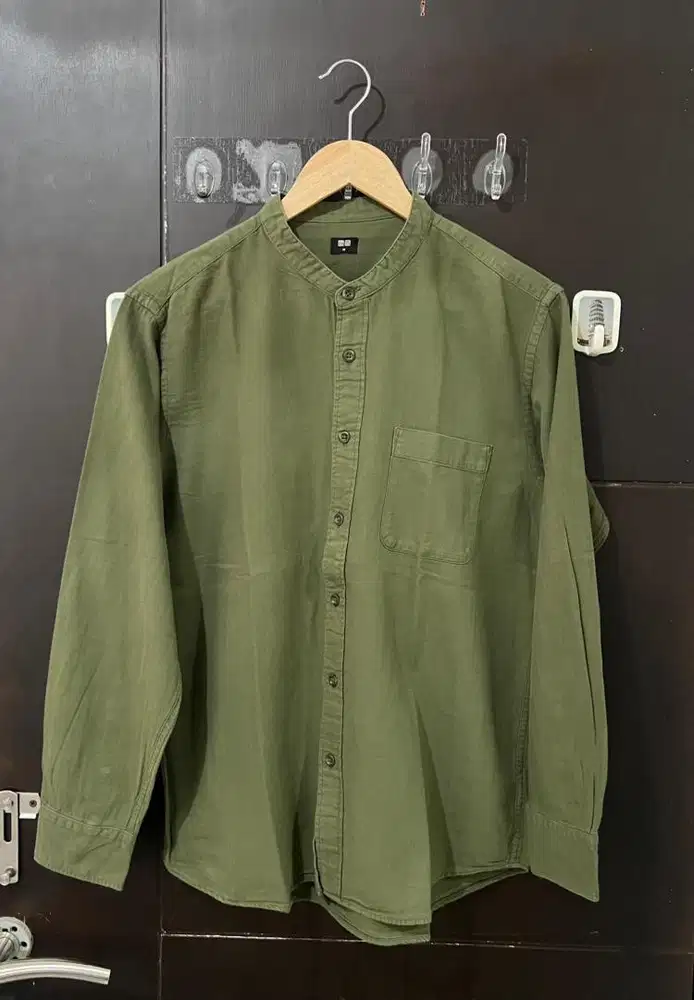 Uniqlo Green Shirt size M