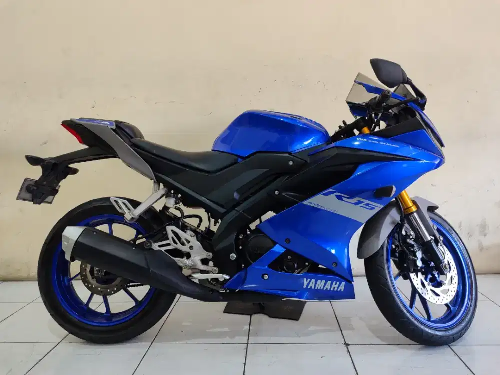 YAMAHA R15 V3 biru 2021 istimewa mulus terawat siap pakai...