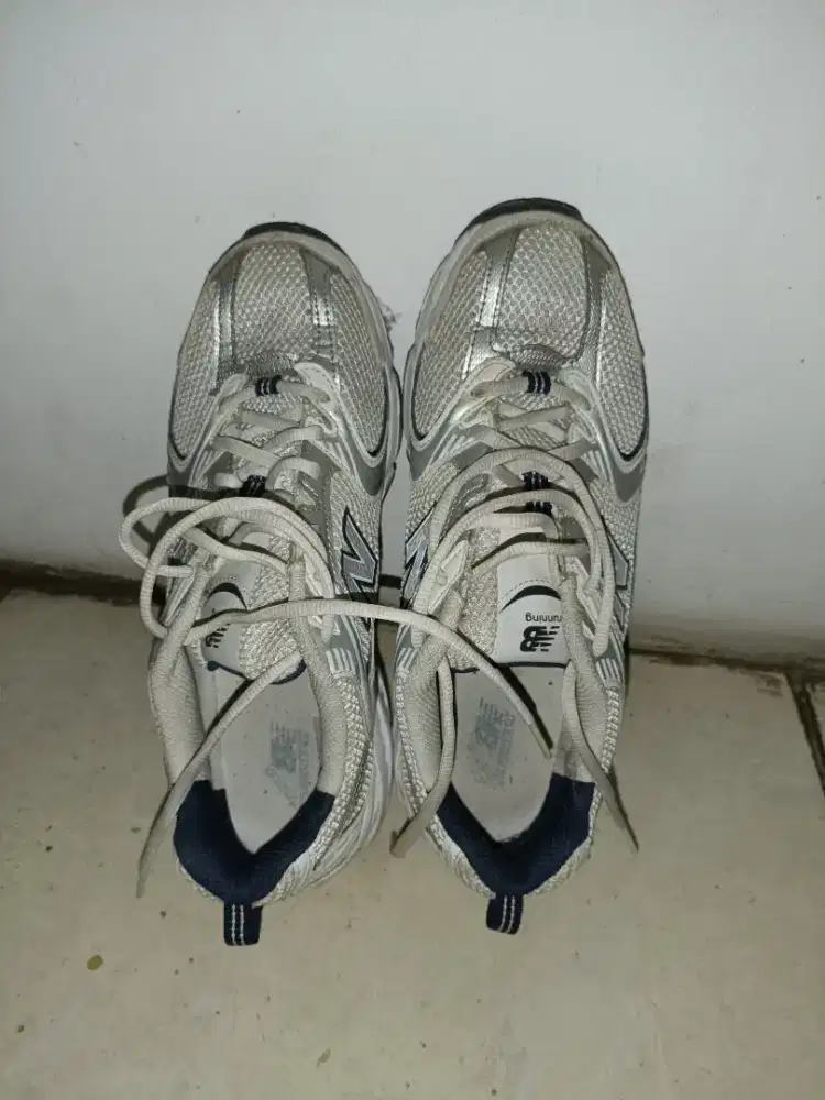 Jual sepatu second New Balance 530 murahh baru dipakai 3 kali