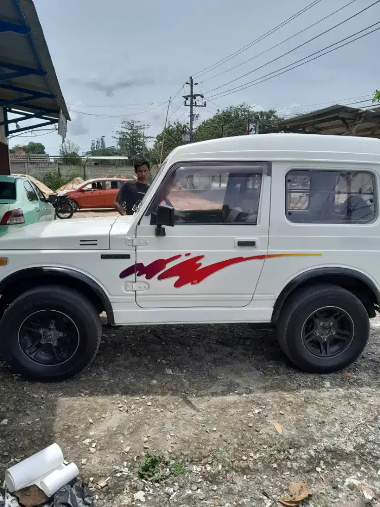 Jual murah. Suzuki Jimny