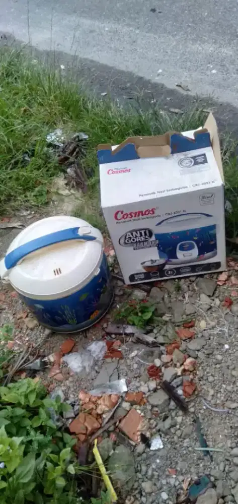 Di jual aja yg minat dan paham minus nya masak nasi hangus wa ,hp