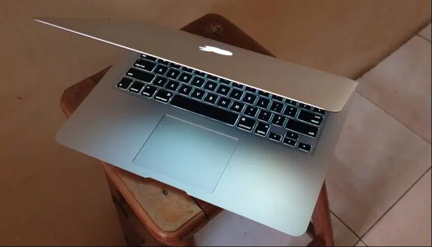 MacBook Air 2017 Core i5 RAM 8GB SSD 128GB Normal Nominus