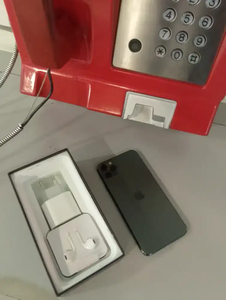 Iphone 11 pro max 256gb baru bersahaja aplle