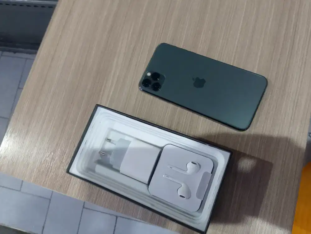 Iphone 11 pro max 256gb ada harga ada kualitas