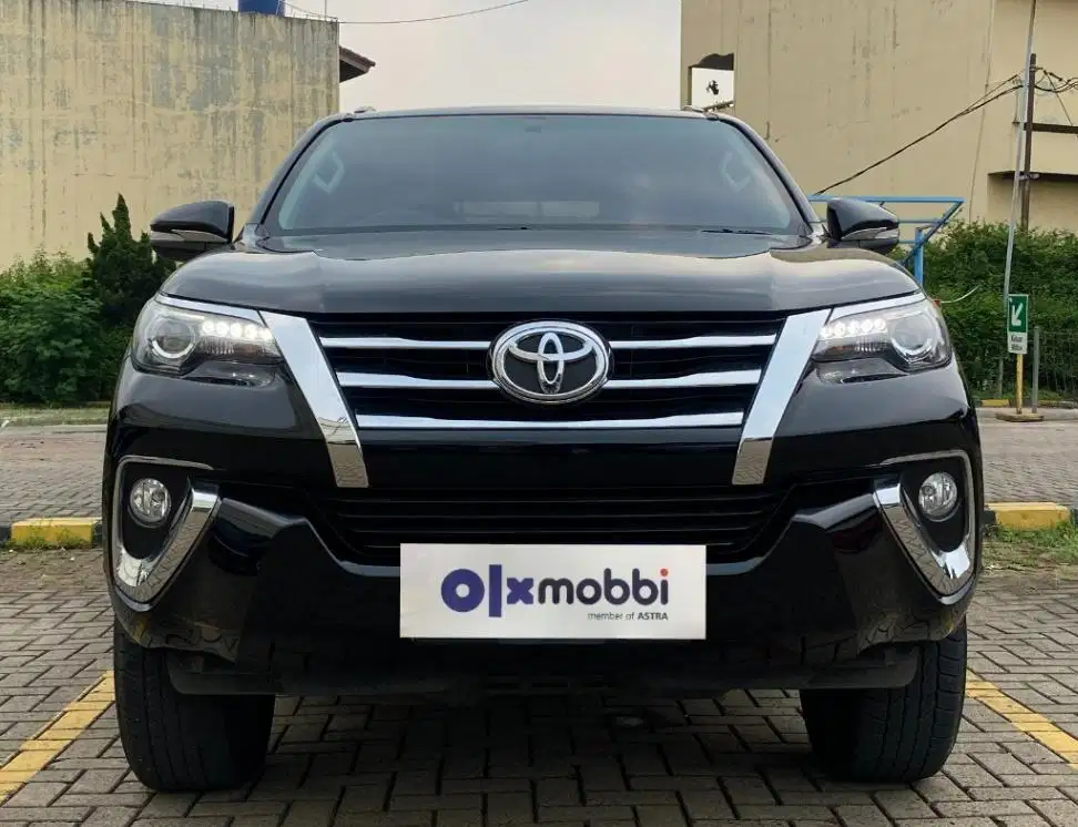 TDP 15JT Toyota Fortuner 2.4 4x2 VRZ Solar-AT Hitam 2016