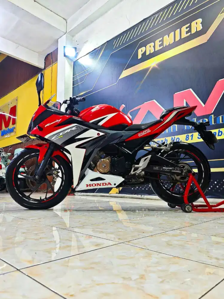 Honda All New CBR 150 R FI Facelift TH 2016 gas riding