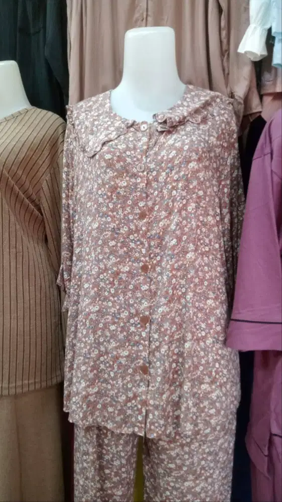 Piyama katun atasan bermotif bunga kecil