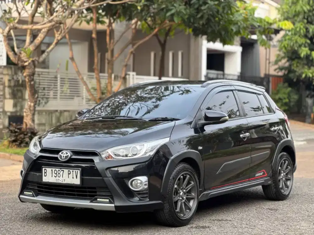 Yaris S TRD Heykers AT 2017 Hitam Metalik