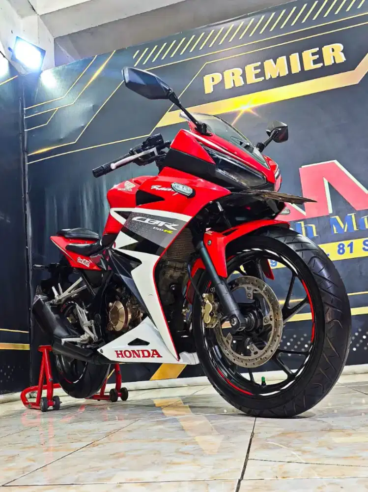 Honda CBR 150R Facelift Th 2016 red racing sport cakep pol