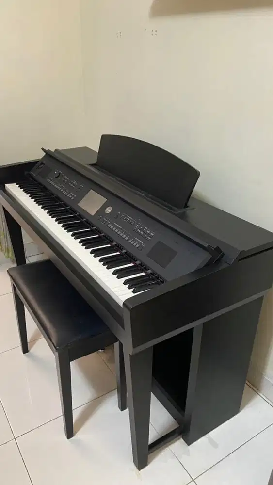 Piano Yamaha CVP-605