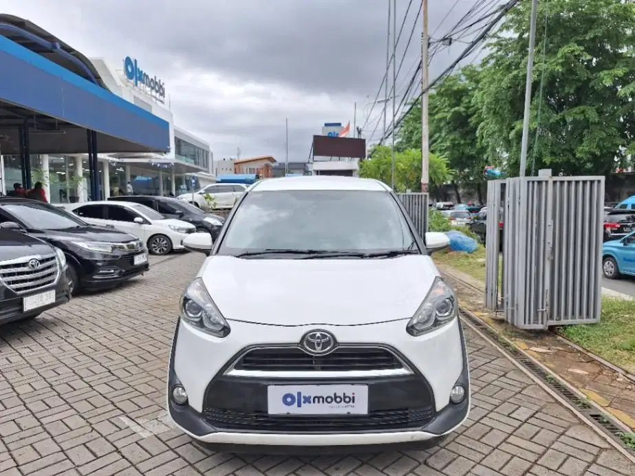 DP MURAH Toyota Sienta 1.5 V Bensin-AT 2018 Putih CEYPB