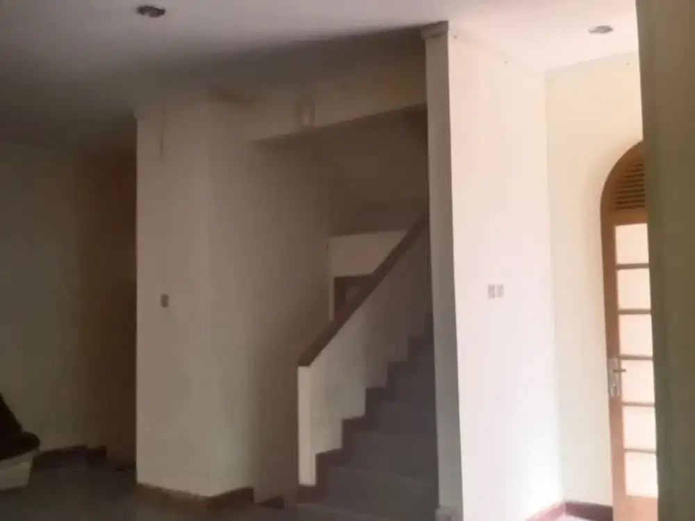 Rumah DItengah Kota, Cocok untuk Usaha Di Kawasan Halimun, Lengkong, Bandung