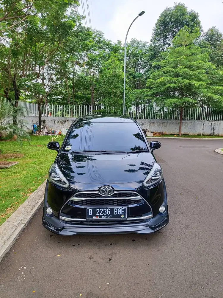 Toyota Sienta 1.5 Q 2017 Black Hitam Toyota Second 2018 2019 jual bu