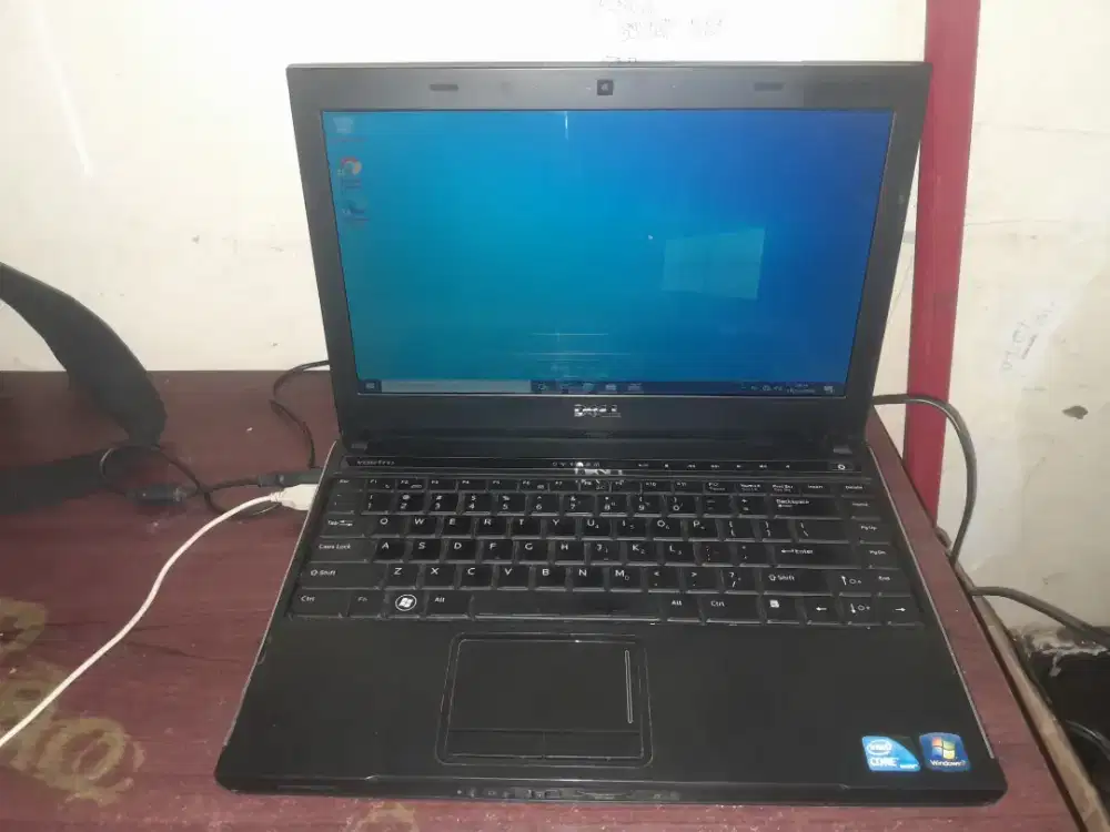 Laptop DELL vistro 3300 core i3 gen 1