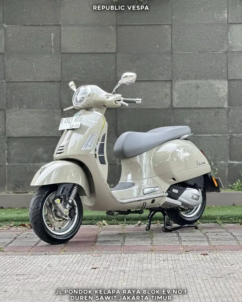 DIJUAL CEPAT VESPA GTS 150 IGET FACELIFT ABS-ASR KEYLESS ARNA BEIGE