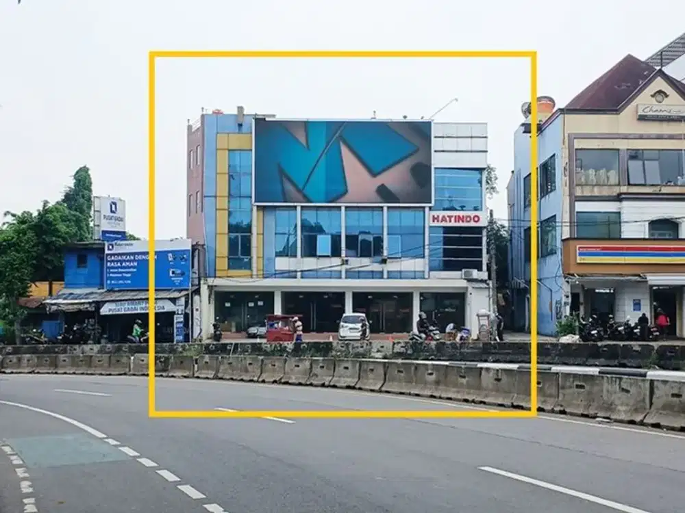 Disewakan Bangunan Komersial  4 Lantai , Luas 925m2 di Warung Jati Timur