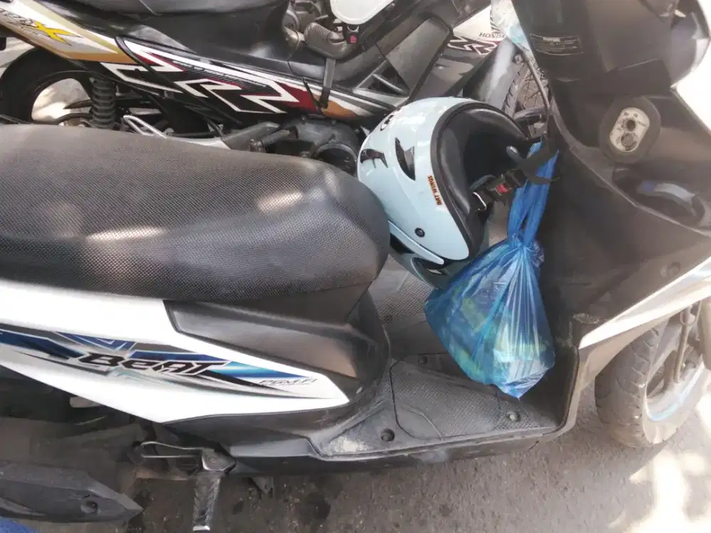Sepeda beat 2016 putih biru