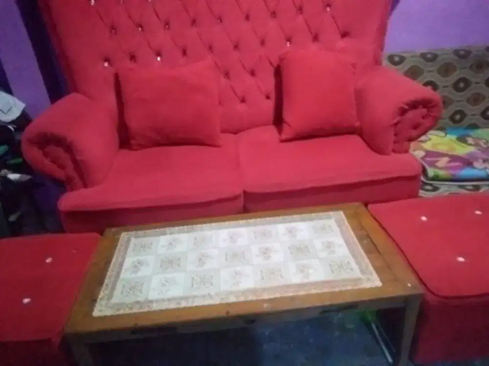 Dijual sofa set merah elegan