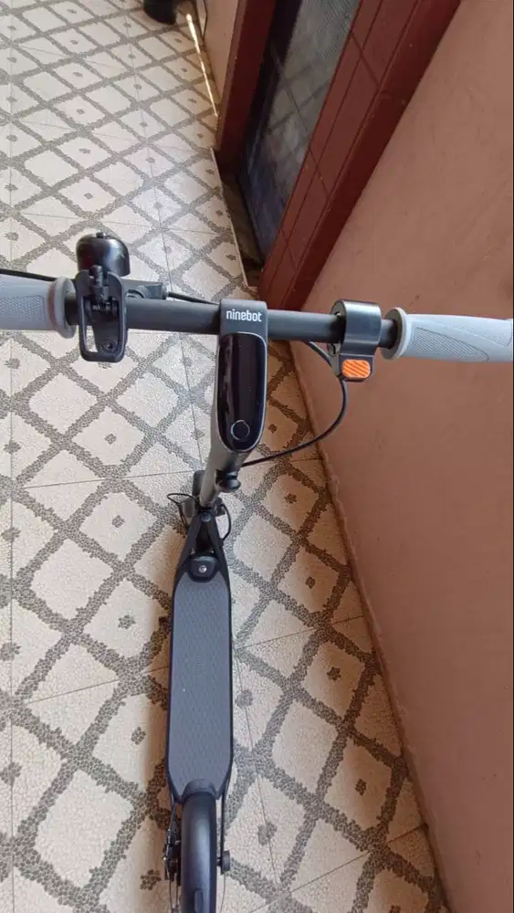 Scooter Listrik Ninebot Segway F25
