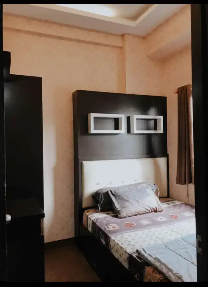 Di sewakan tahunan apartemen suites metro