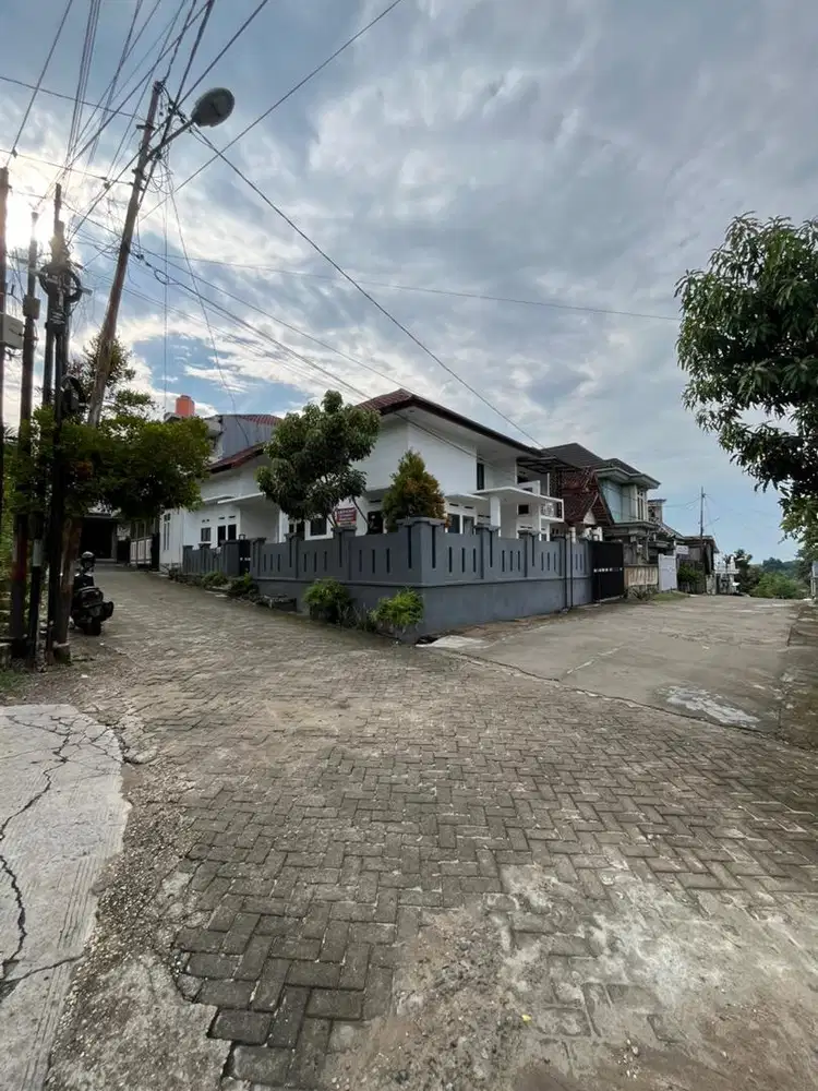 DIJUAL: RUMAH 2 LANTAI