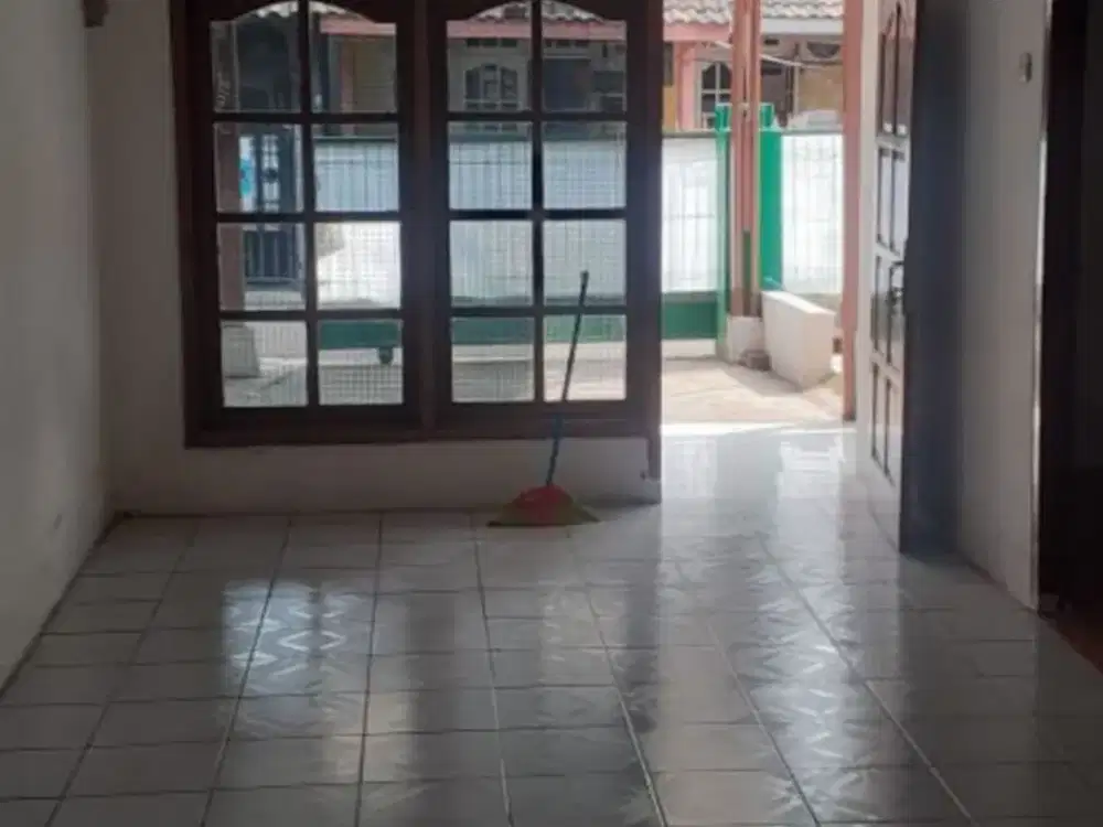 jual rumah unik lokasi strategis dan bebas banjir di Pulo Gebang Permai