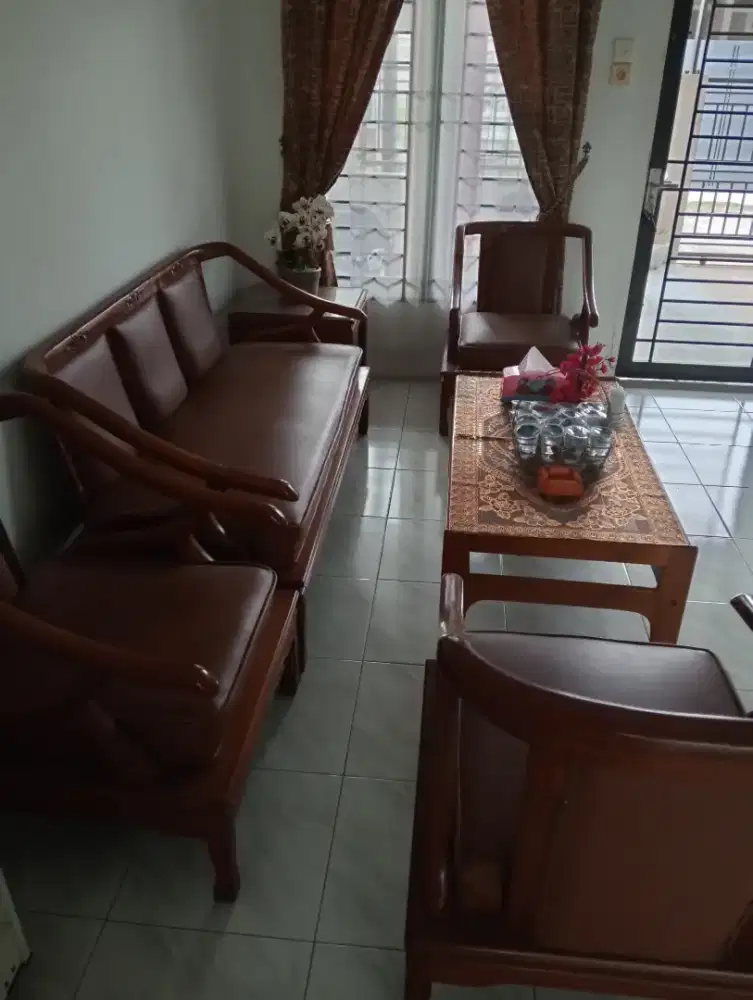 Kursi tamu 1(satu)set dengan Mejanya dijual