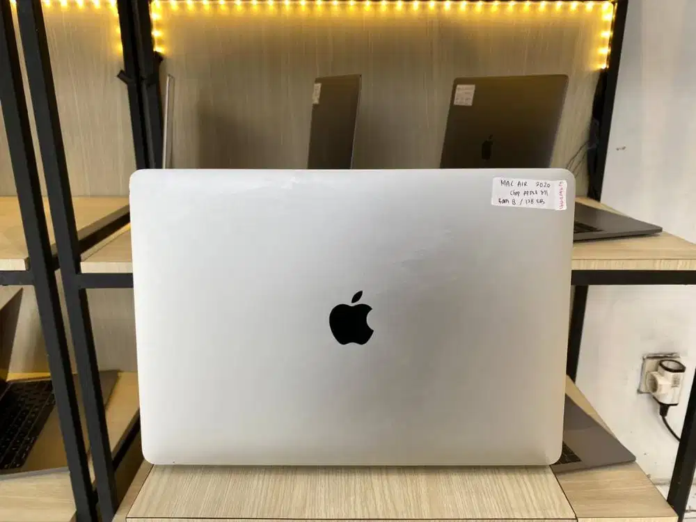 Macbook Air M1 2020 13” 8GB/128GB SSD Bergaransi