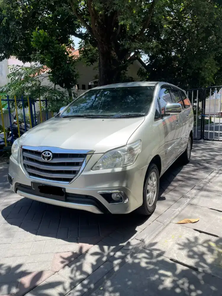TOYOTA KIJANG INNOVA 2.0 G BENSIN MANUAL ( MT ) 2014 SILVER METALIK