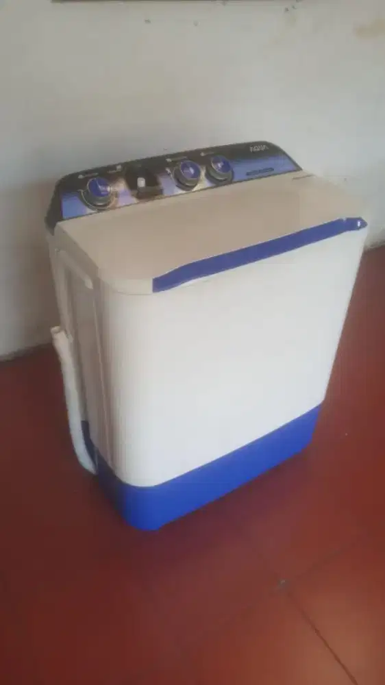 Merk AQUA 8 KG NORMAL TINGGAL PAKE