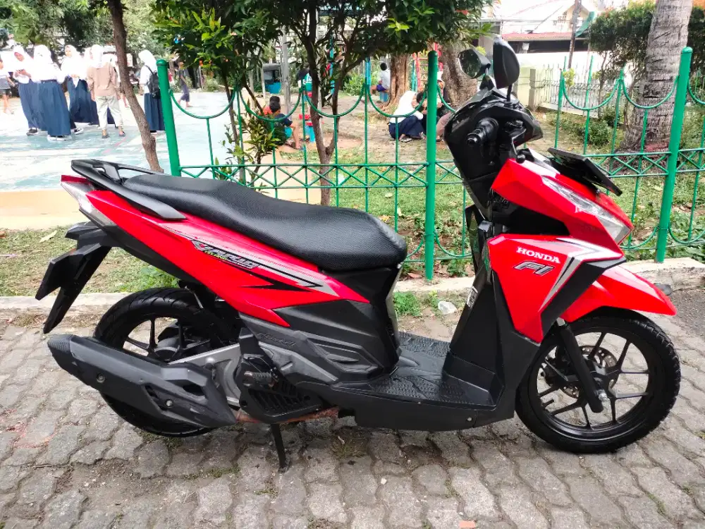 HONDA VARIO FI LED 125 ISS 2017 pajak panjang/B.(Bekasi kabupaten)