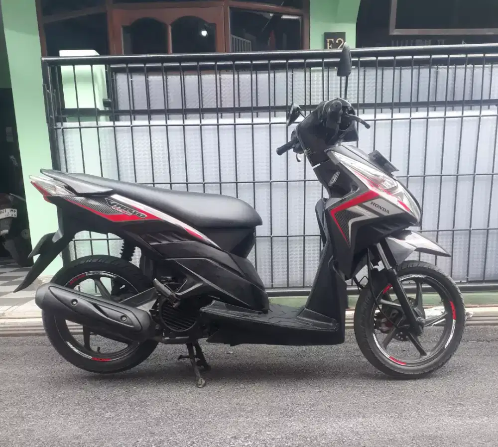 Honda vario techno karbu 110 th 2011 mulus