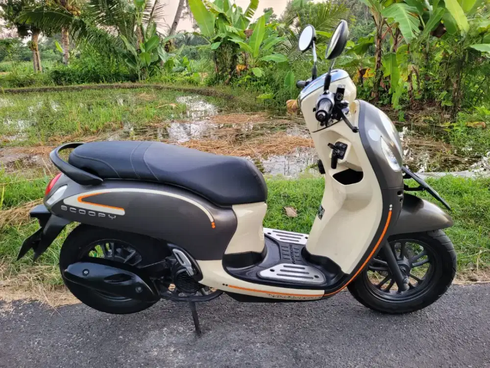 Scoopy 2023 plat AB Sleman warna krem