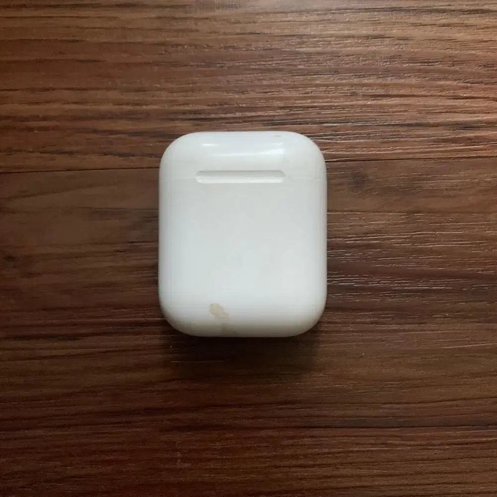 Apple Airpods 2 Charging Case - Kondisi Bagus