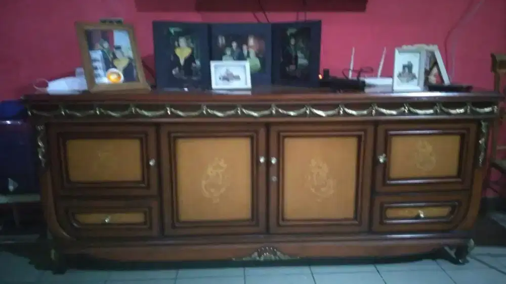 Lemari TV / Lemari Ruang Tamu