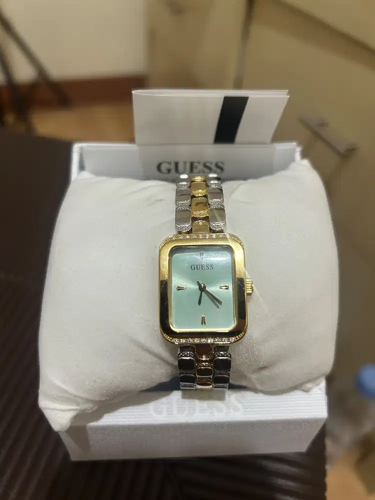 Jam tangan guess wanita
