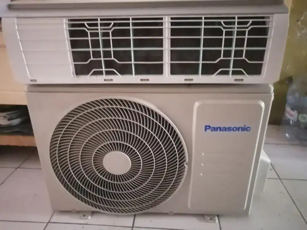 Dijual murah AC Panasonic 1/2 Pk kondisi baik