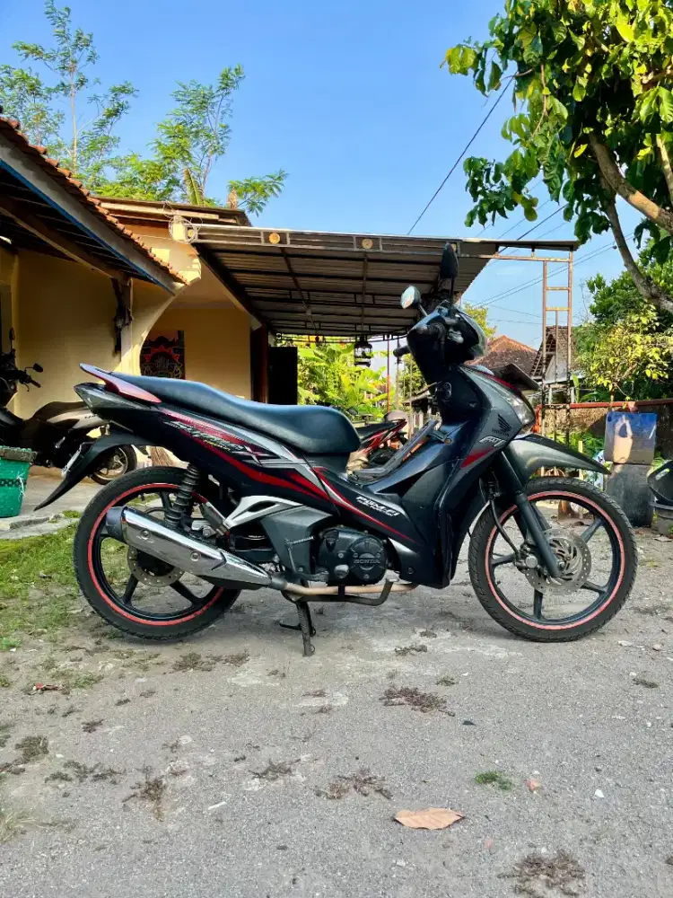 Motor Honda Supra X 125 Helm In