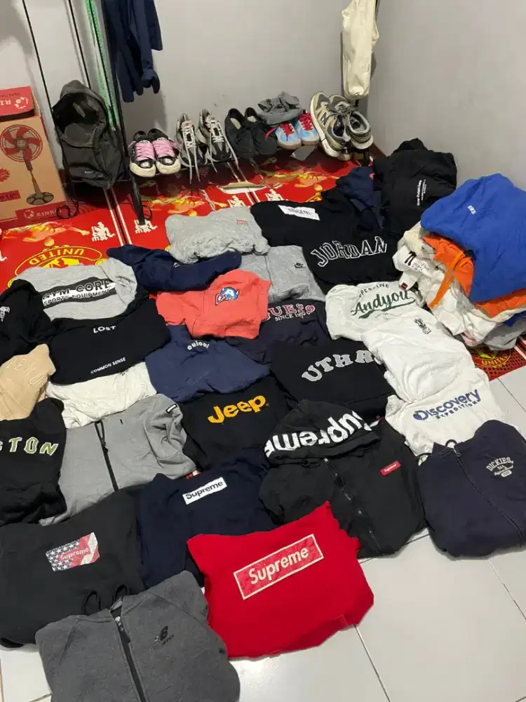 THRIFTING HOODIE BRAND GEMOY-GEMOY