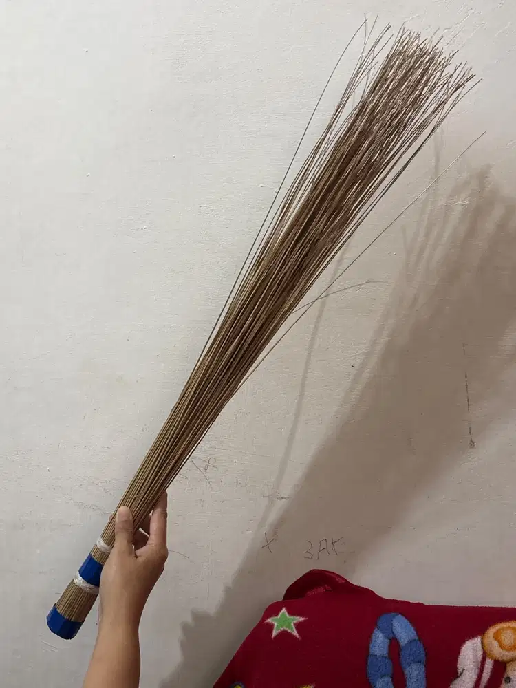 SAPU IJUK BEKAS SETENGAH BOTAK