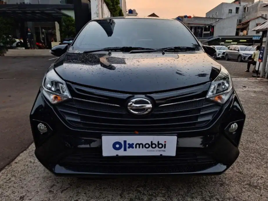 DP MURAH Daihatsu Sigra 1.2 R Bensin-MT 2024 Silver CABJF