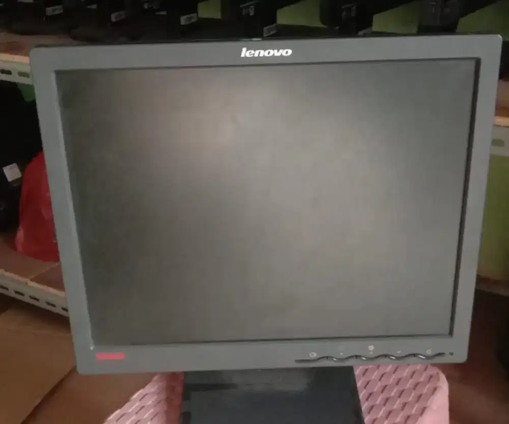 Monitor Lenovo LCD 15 inchi