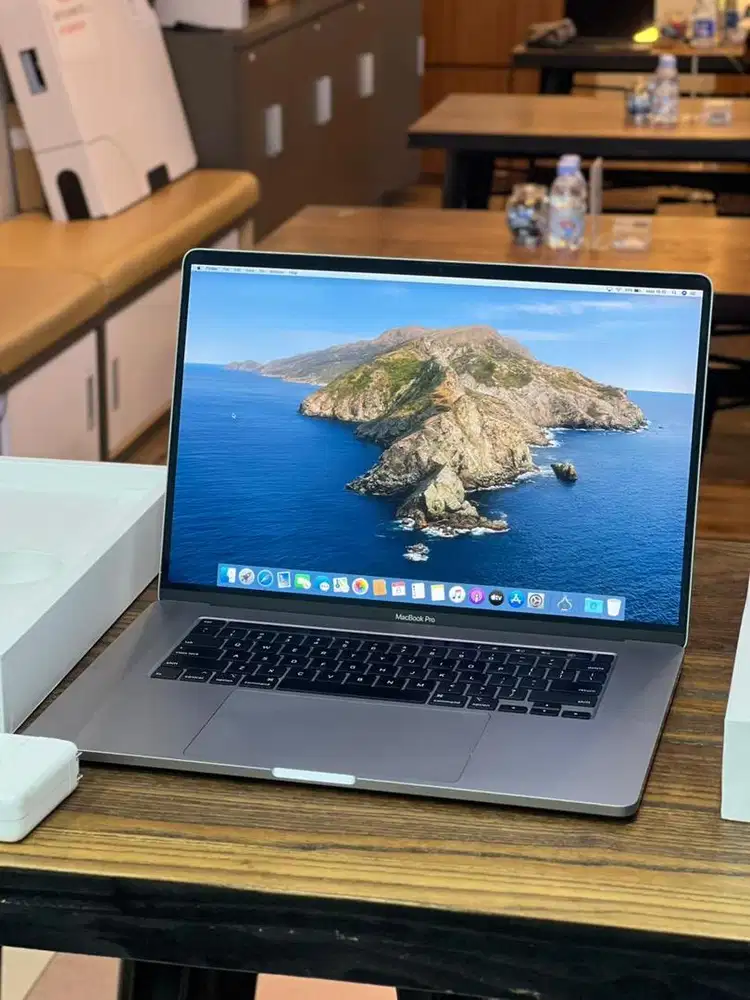 MacBook Pro Touch Bar 2019 i9 16/1TB Second Original