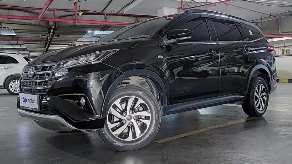 TDP 10JT Toyota Rush 1.5 G Bensin-AT Hitam 2020