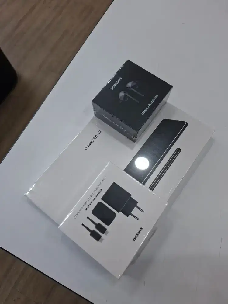 Samsung Tab S11 Wifi Free Buds 3Pro , Free Adaptor 45w !!
