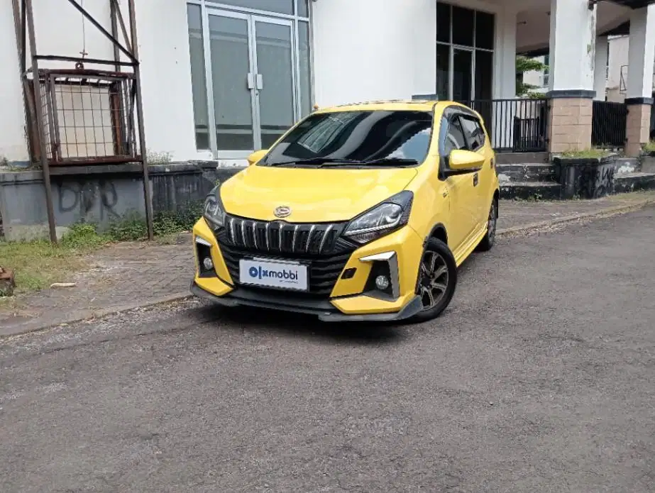 Like New - DAIHATSU AYLA 1.2 R BENSIN M/T 2021 KUNING