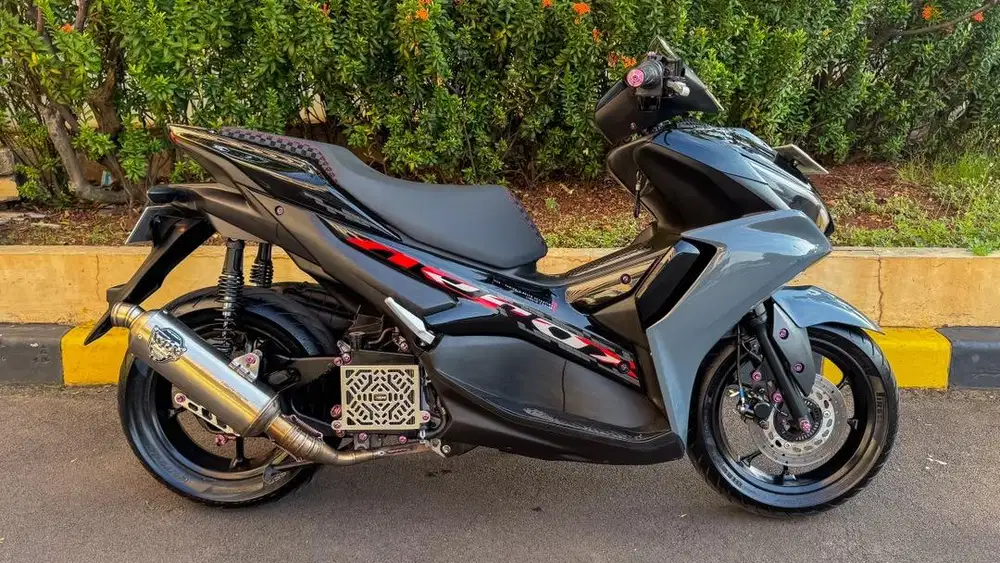 Yamaha Aerox New Grey Abu 2024 Modifikasi