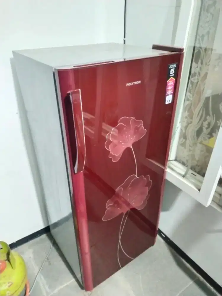 Kulkas 1 pintu merk polytron