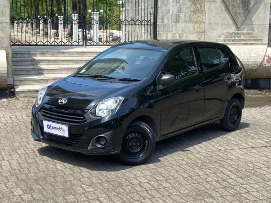 DP Ringan Daihatsu Ayla 1.0 D Bensin-MT 2022 Hitam WSZ